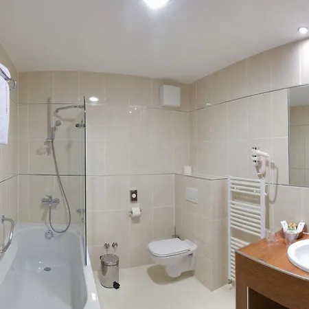 Katarina Hotel 4*