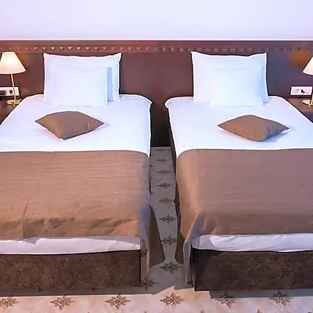 Katarina Hotel 4*