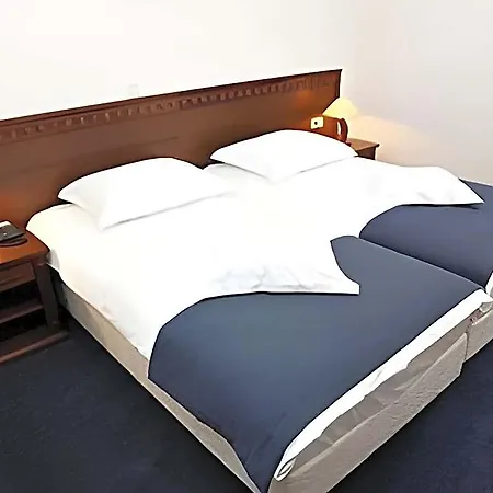 Katarina 4*